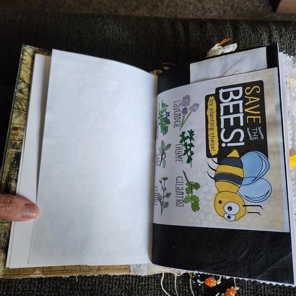 ADORABLE "BEE" Junk Journal, 9in x 6in x 1.75in, 166 pages - Picture 3 of 14